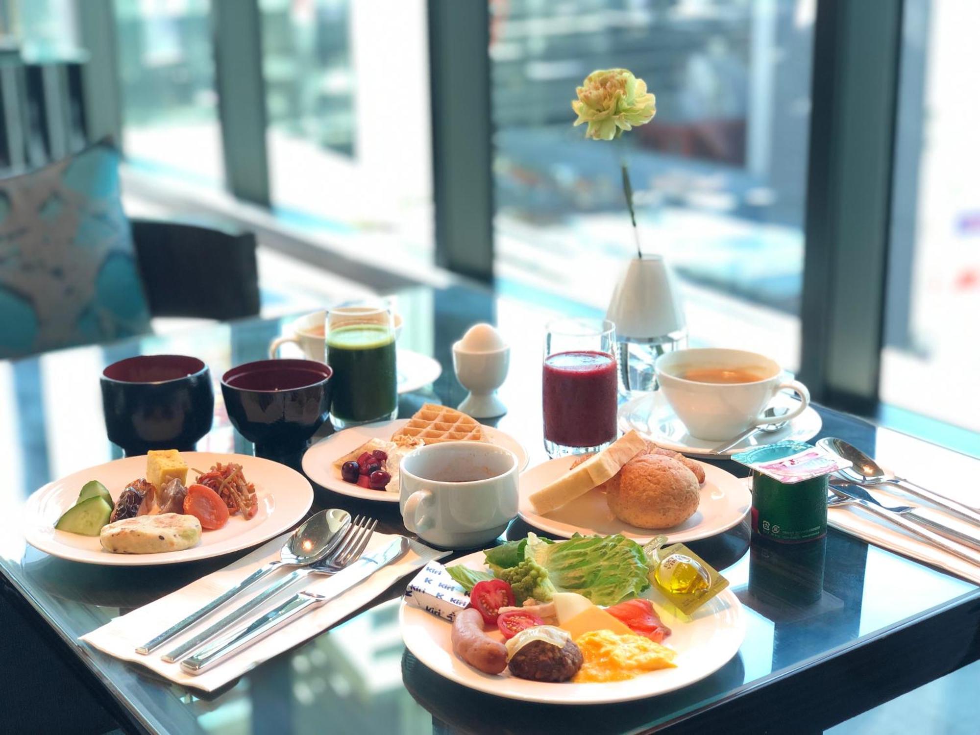 Hotel Oakwood Premier Tokio Zewnętrze zdjęcie A breakfast at the lounge